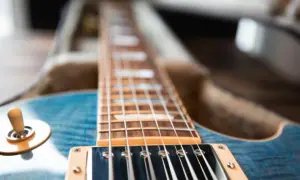 Jak ustawić gryf w gitarze elektrycznej, aby uniknąć problemów z grą