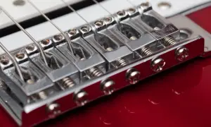 Jak wyregulować gitarę elektryczną, aby uniknąć problemów z grą