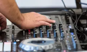 Jakie pytania do DJ na wesele, aby uniknąć rozczarowania?