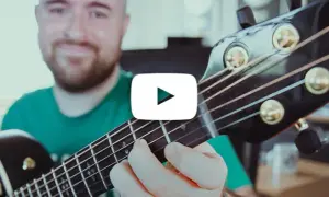 Strona z chwytami gitarowymi - naucz się grać ulubione utwory łatwo