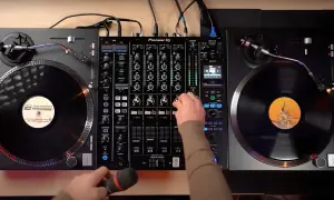 DJ set co to? Poznaj tajniki i emocje związane z występami DJ-ów