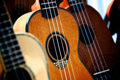 Gdzie można kupić ukulele? Najlepsze sklepy i oferty w Polsce