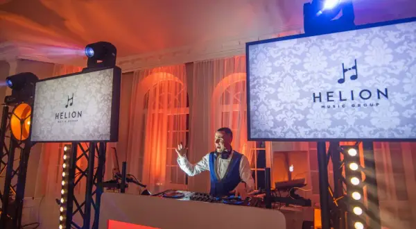 Ile bierze DJ za wesele? Poznaj ceny i uniknij nieprzyjemnych niespodzianek